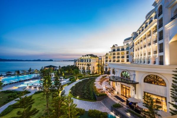 3 Ways to book a good hotel in Halong